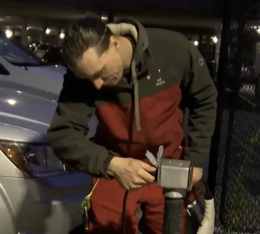 Mac Neil Plugging In